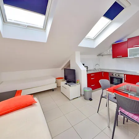 Jasmina-4 By Interhome Blace