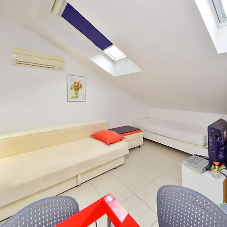 Jasmina-4 By Interhome Blace