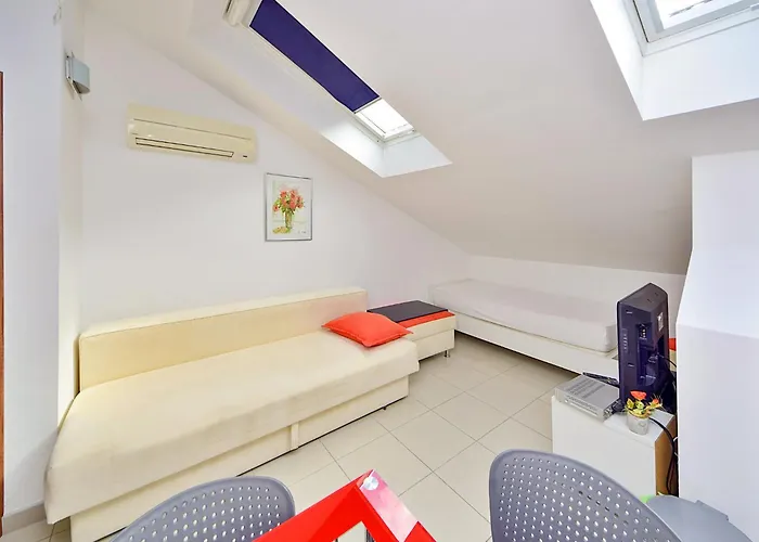 Jasmina-4 By Interhome بلاتشي